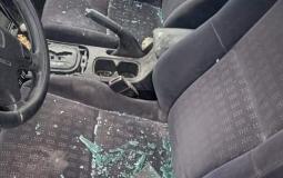 اعتداء المستوطنين على مركبة فلسطينية في رام الله