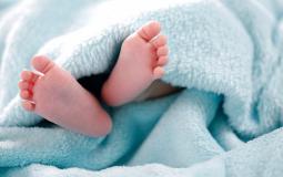 العثور على رضيع داخل كيس ملابس بأحد شوارع بيت لحم