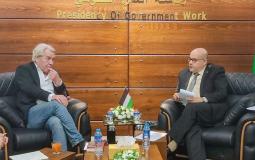 لقاء الدعليس مع المنسق الخاص للأمم المتحدة في غزة