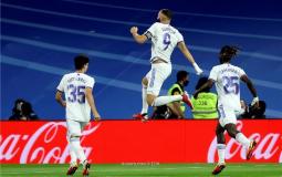 كريم بنزيما يحتفل بعد التسجيل في مباراة الذهاب