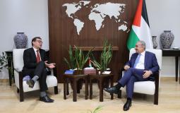 رئيس الوزراء يستقبل ممثل التشيك الجديد لدى فلسطين