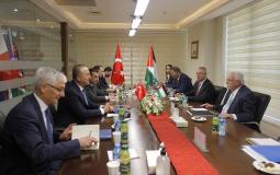 من لقاء المالكي مع وزير الخارجية التركي