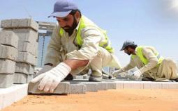 عمّال يعملون في القطاع الخاص