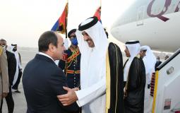 الرئيس المصري "السيسي" يستقبل أمير دولة قطر بمطار القاهرة