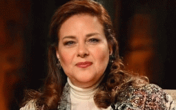 دلال عبد العزيز