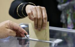 الفرنسيون يصوتون في دورة أولى من الانتخابات التشريعية