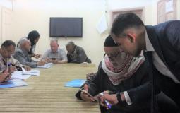 مركز الإعلام المجتمعي ينفذ مبادرة لتشجيع محو الأمية الرقمية لكبار السن في قطاع غزة  