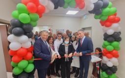 تفتح جامعة القدس ووزارة الصحة مركزًا للتعليم الطبي في مجمع فلسطين الطبي