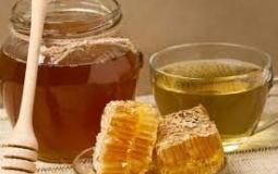 شرب العسل مع الماء الدافي