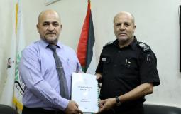 غزة: مراقب عام الداخلية يُسلم قيادة الدفاع المدني تقريرها الرقابي