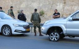 جيش الاحتلال يعتقل شابا بعد إطلاق النار على مركبته