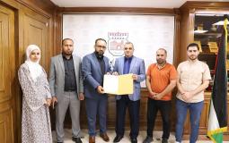 مركز شباب الأمة يوقع مذكرة تفاهم وتعاون مشترك مع بلدية خان يونس