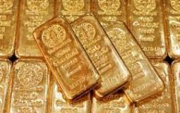 الذهب يتأثر بقوة الدولار ويهبط الى أدنى مستوياته منذ ثلاثة أسابيع