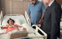 الهباش يعود الطفلة المصابة رهف سليمان في تركيا