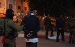 الاحتلال يقتحم دورا القرع ويغلق طريق النبي صالح