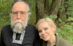الضحية داريا دوغين ووالدها الفيلسوف الروسي ألكسندر دوغين