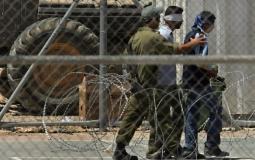 قوات الاحتلال تعتقل فلسطينيا - ارشيف