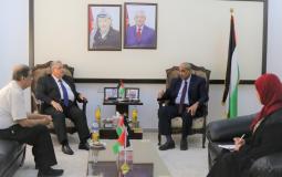 رئيس جامعة الأزهر يبحث سبل التعاون المشترك مع وزارة الأشغال خلال زيارة في رام الله