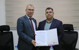 هنية يوقع اتفاقية التعاون مع بنك الإنتاج لتوفير قروض للرياضيين