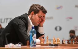 سبب انسحاب بطل العالم في الشطرنج ماغنوس كارلسن من مواجهة منافسه