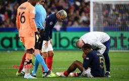 لحظة تعرض اللاعب كوندي للاصابة مع منتخبه فرنسا.