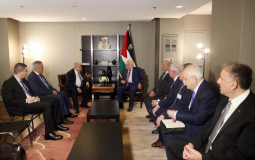 الرئيس عباس يلتقي بوزير الخارجية الجزائري في نيويورك