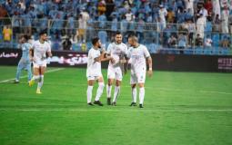 لاعبوا نادي الفتح في مباراة سابقة حيث يلتقي اليوم ضد نظيره العدالة في دوري روشن السعودي