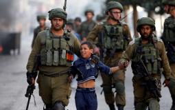 قوات الاحتلال الاسرائيلي تعتقل طفلاً فلسطينياً