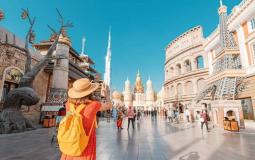 حكومة الإمارات توفر 15 بوابة وتطبيقًا ذكيًا للسياحة في الدولة