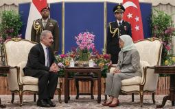 جانب من لقاء رئيس الوزراء محمد اشتية مع رئيسة سنغافورة