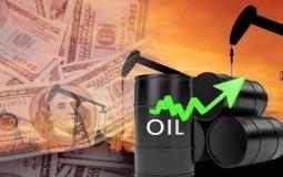 بعد تراجع الدولار.. النفط يعاود الارتفاع