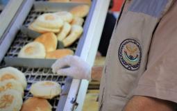 مباحث غزة توقف مخبزًا وتتلف 720 كيلو مواد غذائية فاسدة
