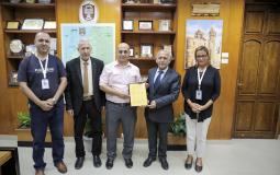 بلدية غزة والهلال الأحمر القطري توقعان اتفاقية لإنشاء بئرٍ في الزيتون