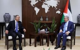 لقاء اشتية مع السفير المصري الجديد لدى فلسطين