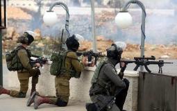 الجيش الاسرائيلي يستهدف المتظاهرين الفلسطينيين