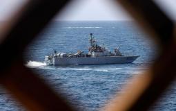 بارجة اسرائيلية تقف عند الحدود مع لبنان