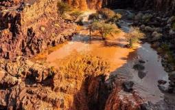 شلالات الشق في السعودية