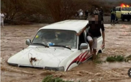 غرق مركبة سعودية في سيل شعيب