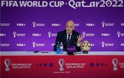 لحظة إعلان رئيس الاتحاد الدولي لكرة القدم عن مكان إقامة بطولة كأس العالم للأندية