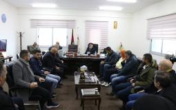 جانب من لقاء مالية غزة مع وفد من هيئة المطاعم والخدمات السياحية