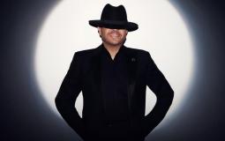 البوستر الدعائي لأغنية هاني شاكر الجديدة