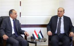 أبو مويس مع السفير المصري