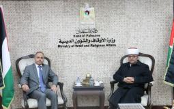 لقاء وزير الأوقاف بالسفير المصري لدى فلسطين