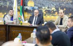 الدعليس يستقبل أعضاء وفد فلسطين في مونديال قطر