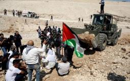 الجبهة العربية تعقب على دعوات الاحتلال لإجلاء قرية الخان الأحمر