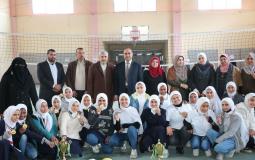 مديرية التعليم تكرم الفائزات ببطولة الطائرة للبنات