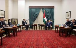 لقاء الرئيس عباس مع المبعوث الصيني