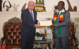 فلسطين وزيمبابوي توقعان أربع اتفاقيات تعاون في مجالات متعددة