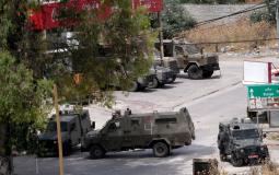 نابلس : قوات الاحتلال تقتحم البلدة القديمة وتحاصر أحد المنازل