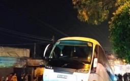 سقوط حافلة جراء انهيار بالتربة في غزة